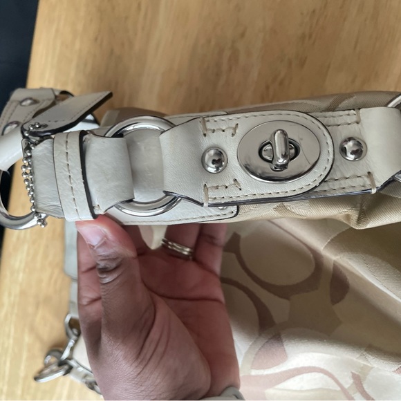 Carly Bag In Optic Signature Sv/White Khaki/Natural - Picture 9 of 16